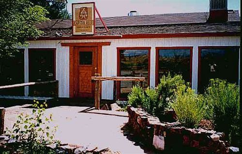 Capitol Reef Inn & Cafe Torrey Exterior photo